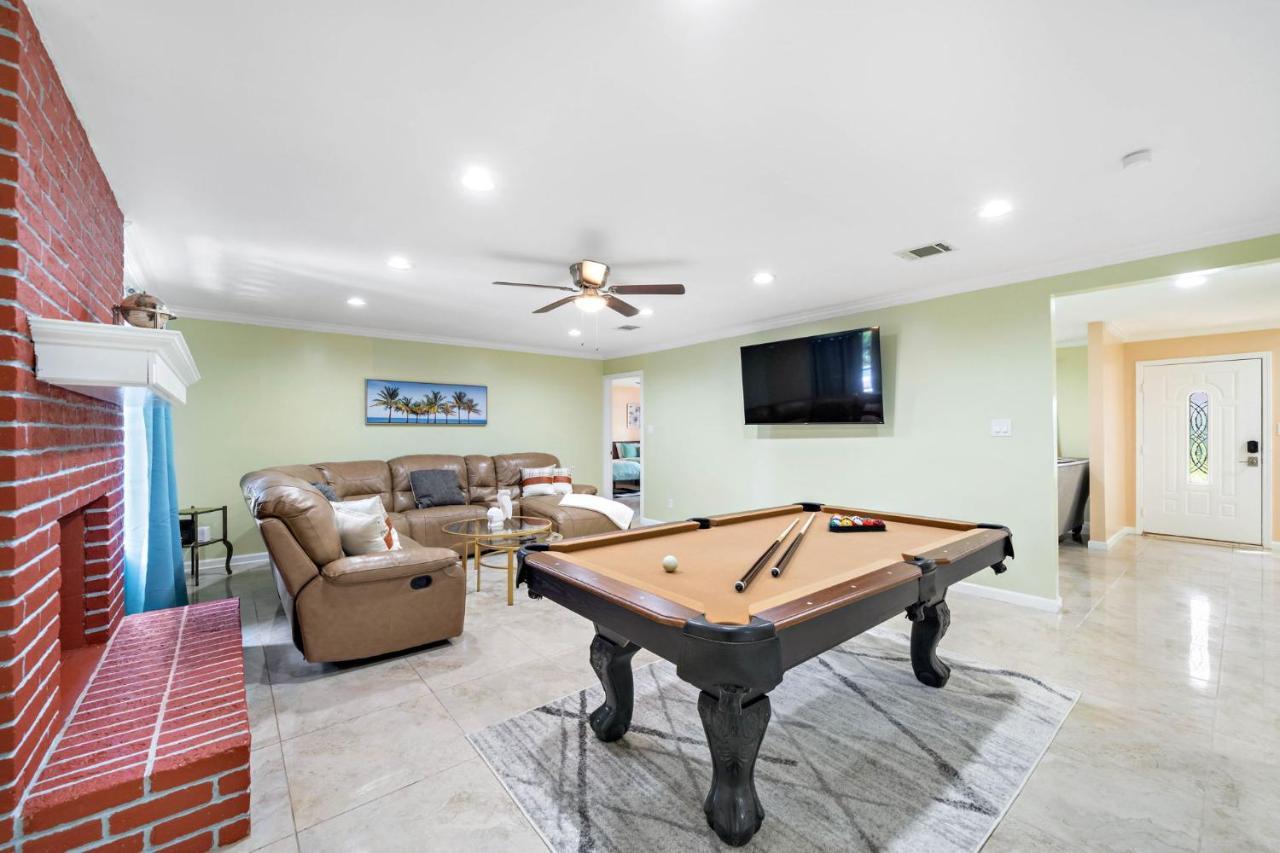 Pool Oasis Games Wifi Bbq Yard Sleep 16 Villa Houston Eksteriør bilde